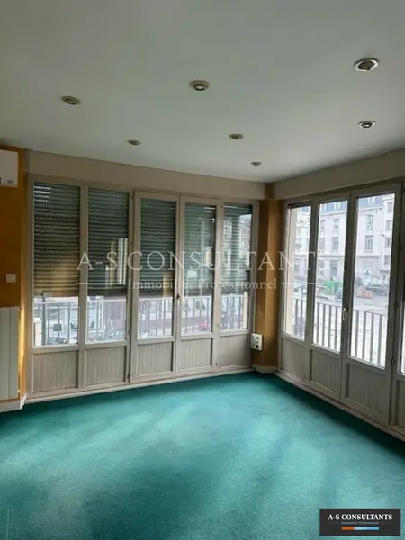 Bureau à louer - Chambéry (73000) - 85 m² - 1 366 €/mois
