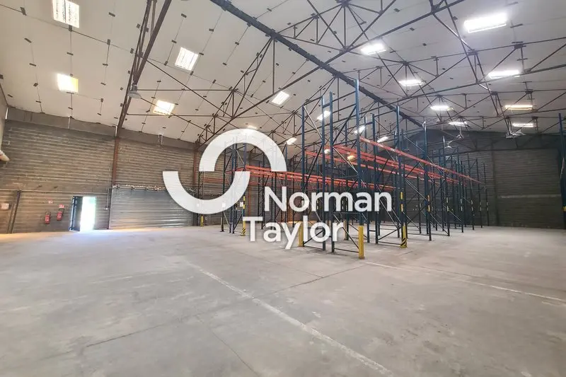 Entrepôt / Activité à louer - Montady (34310) - 750 m² - 4 000 €/mois