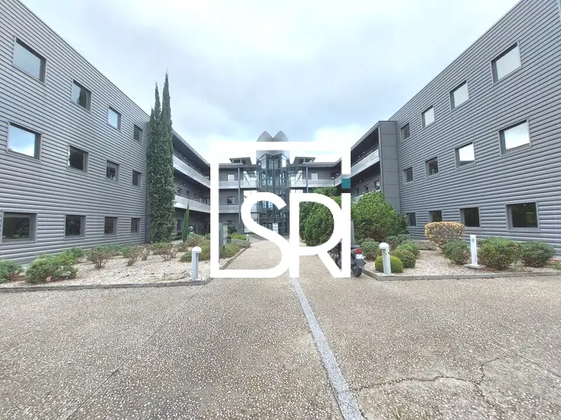 Bureau à louer - Cournon-D'Auvergne (63800) - 628 m² - 5 747 €/mois