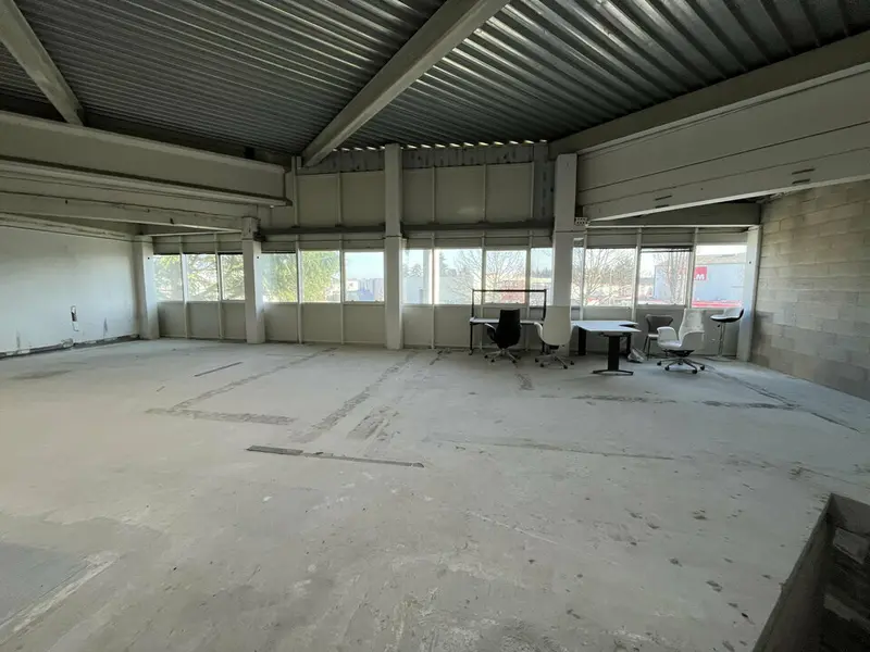 LOCAL D'ACTIVITE A VENDRE