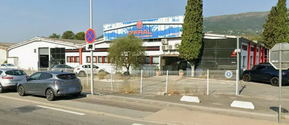 Entrepôt / Activité à vendre - Carros (06510) - 2080 m²