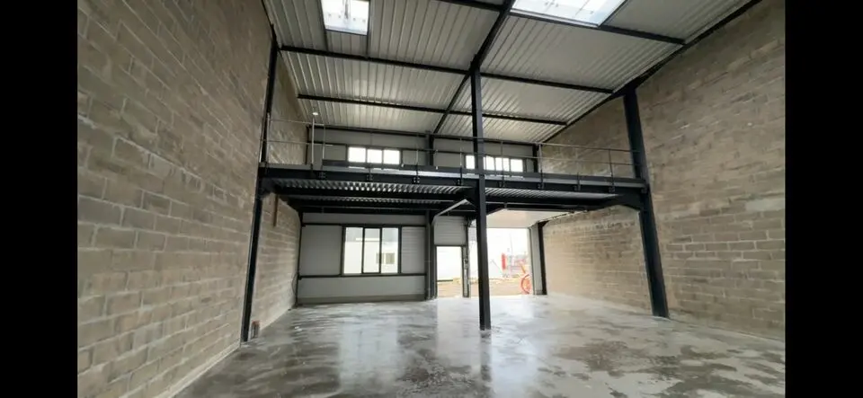 Entrepôt / Activité à vendre - Nangis (77370) - 243 m²