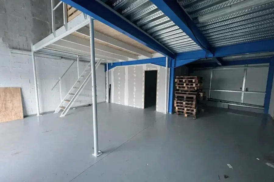 Entrepôt / Activité à vendre - Mareuil-Lès-Meaux (77100) - 208 m²