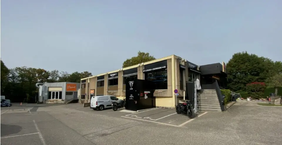 A louer Local commercial  360m² Dardilly