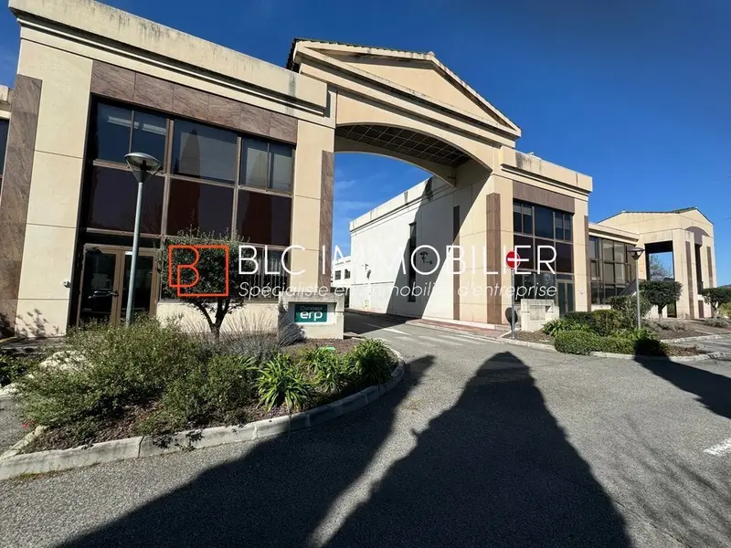 Bureau à louer - Gémenos (13420) - 215 m² - 1 791 €/mois