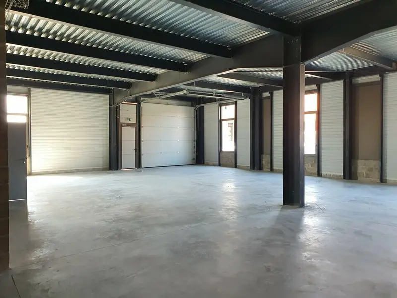 A vendre Locaux d'activité 1971m² Tremblay-en-France