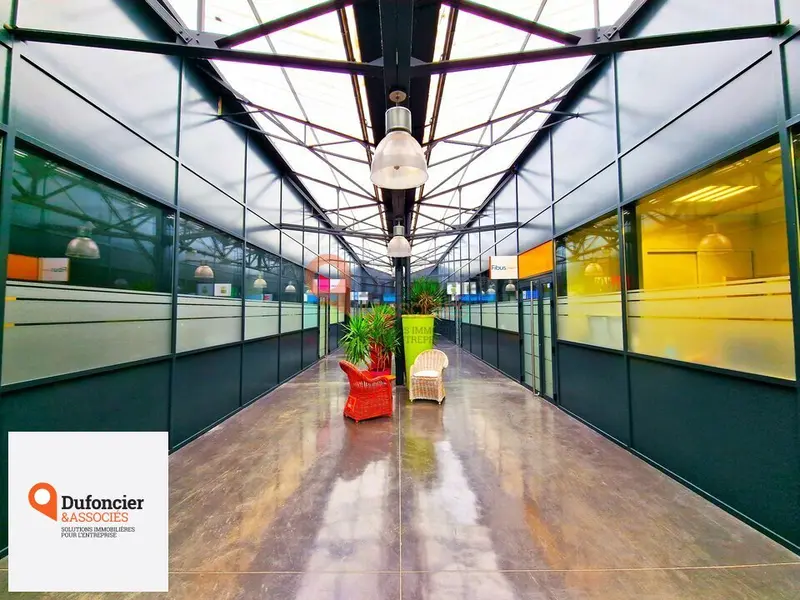 BUREAUX RENOVES À LOUER POITIERS SUD - 328M²