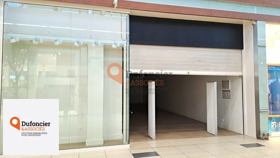 CELLULE COMMERCIALE AMENAGEE GALERIE AUCHAN CHATELLERAULT (86)