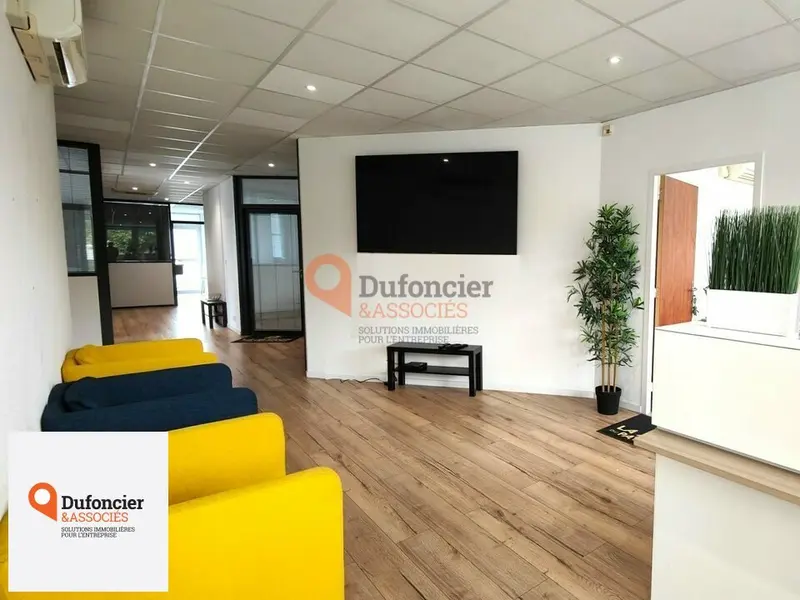 A louer Bureaux 645m² Chasseneuil-du-Poitou