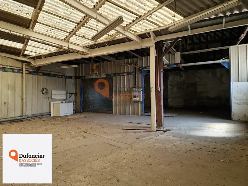 Entrepôt / Activité à vendre - Poitiers (86000) - 273 m²