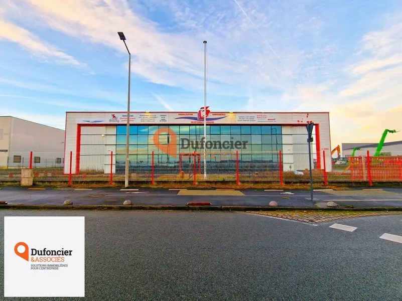 Entrepôt / Activité à louer - Poitiers (86000) - 2206 m² - 11 250 €/mois