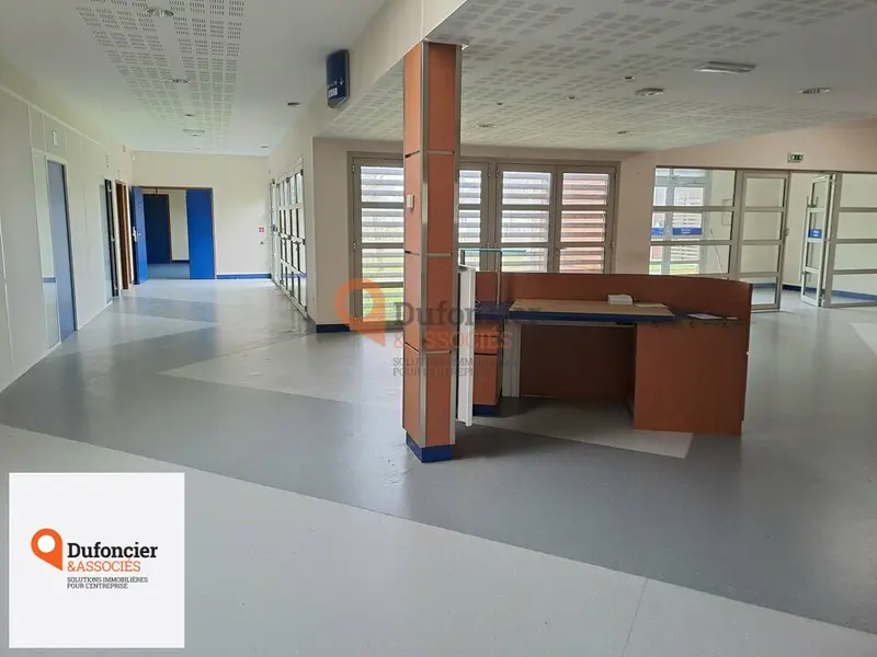 A vendre Bureaux 850m² Antran