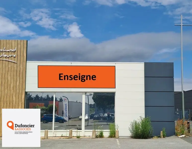 Local Commercial à louer - Antran (86100) - 200 m² - 1 666 €/mois