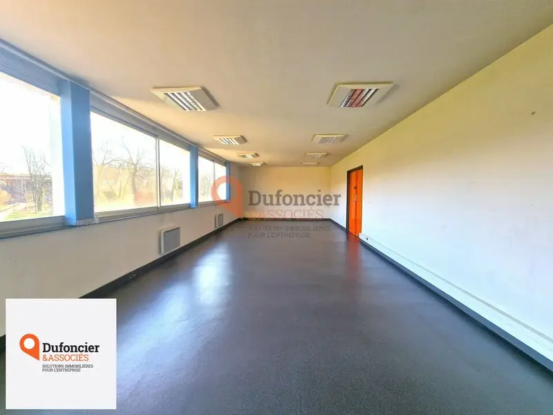 Bureau à louer - Poitiers (86000) - 308 m² - 3 333 €/mois