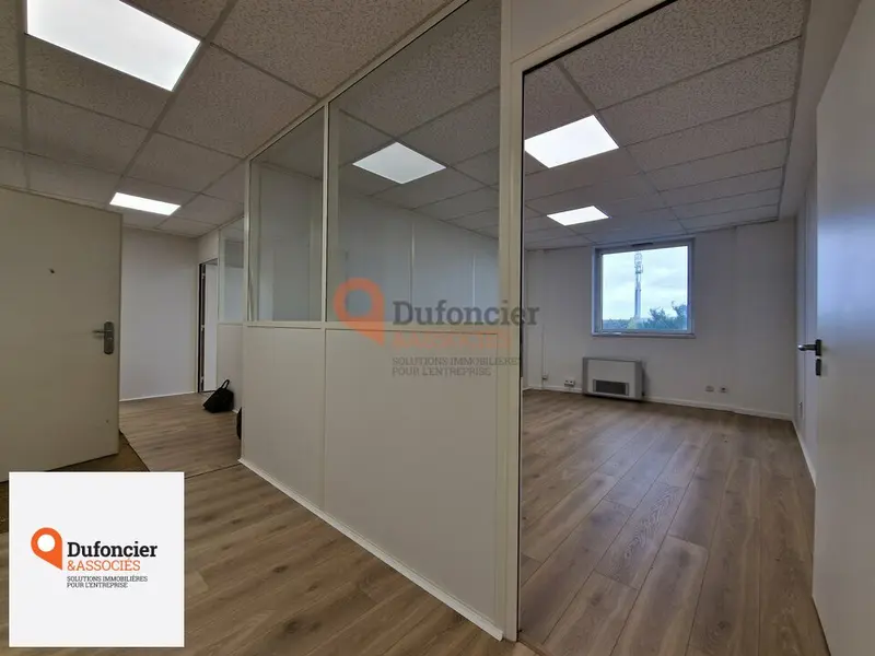 Bureau à vendre - Chasseneuil-Du-Poitou (86360) - 90 m²