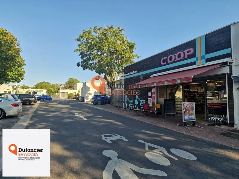 Local Commercial à vendre - Chasseneuil-Du-Poitou (86360) - 397 m²