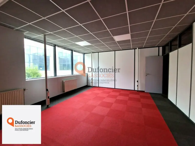 A LOUER - GRAND POITIERS FUTUROSCOPE : ESPACE DE BUREAUX DE 140 M²  