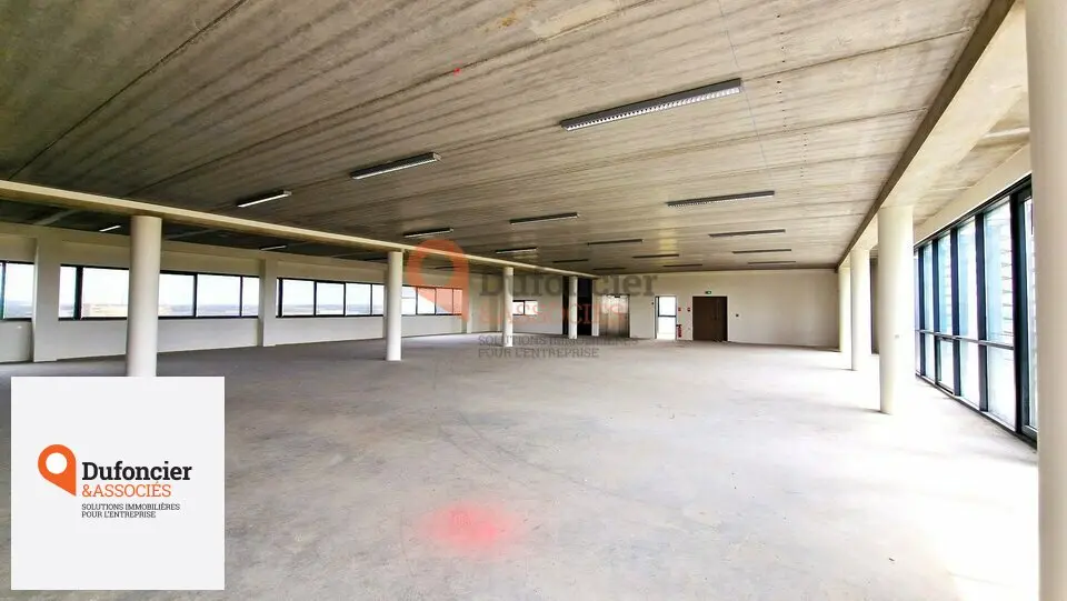A louer Bureaux 475m² Chasseneuil-du-Poitou