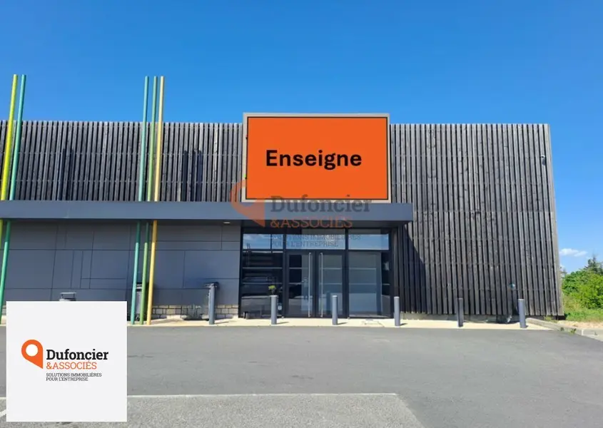 Local Commercial à louer - Chasseneuil-Du-Poitou (86360) - 650 m² - 5 458 €/mois