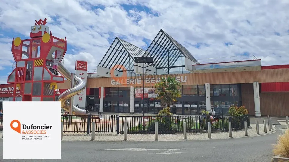 Local Commercial à louer - Poitiers (86000) - 190 m² - 3 970 €/mois