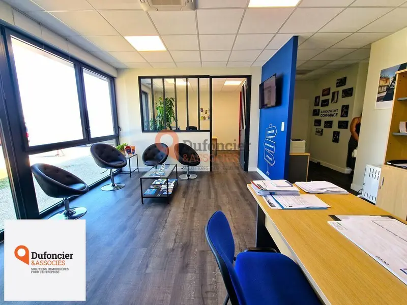 Bureau à louer - Biard (86580) - 124 m² - 2 083 €/mois