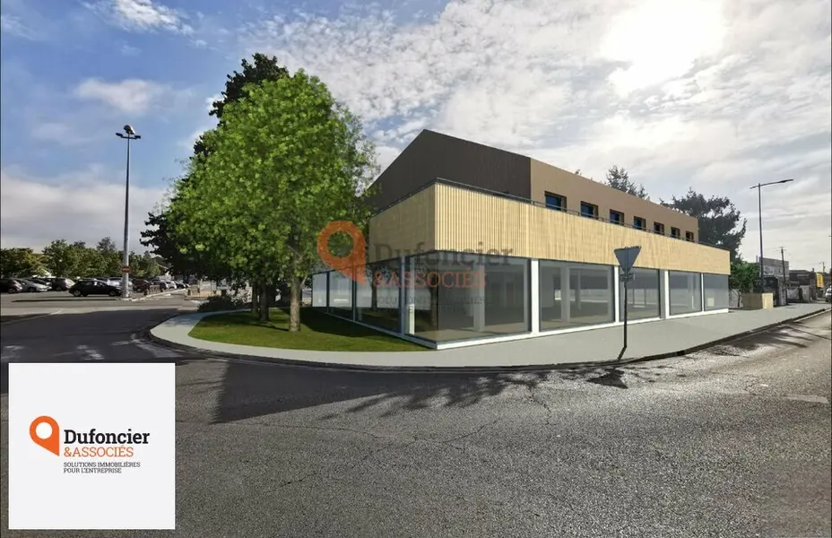 Local Commercial à louer - Poitiers (86000) - 500 m² - 7 500 €/mois