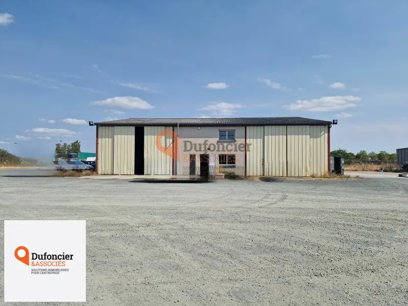 Entrepôt / Activité à vendre - Saint-Jean-De-Thouars (79100) - 400 m²