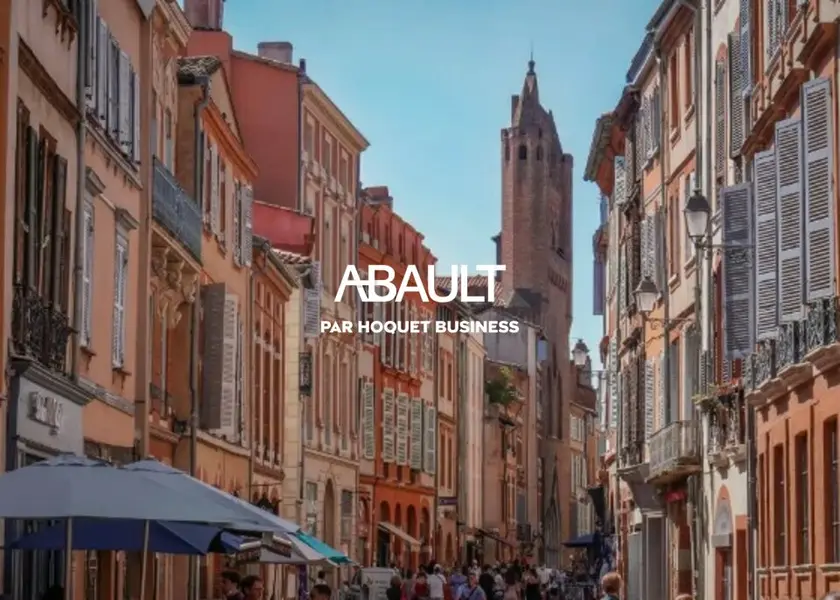 A LOUER LOCAL COMMERCIAL RUE DU TAUR 110 m2 ENVIRON