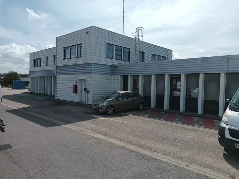 Bureau à louer - Martin-Église (76370) - 612 m² - 8 160 €/mois