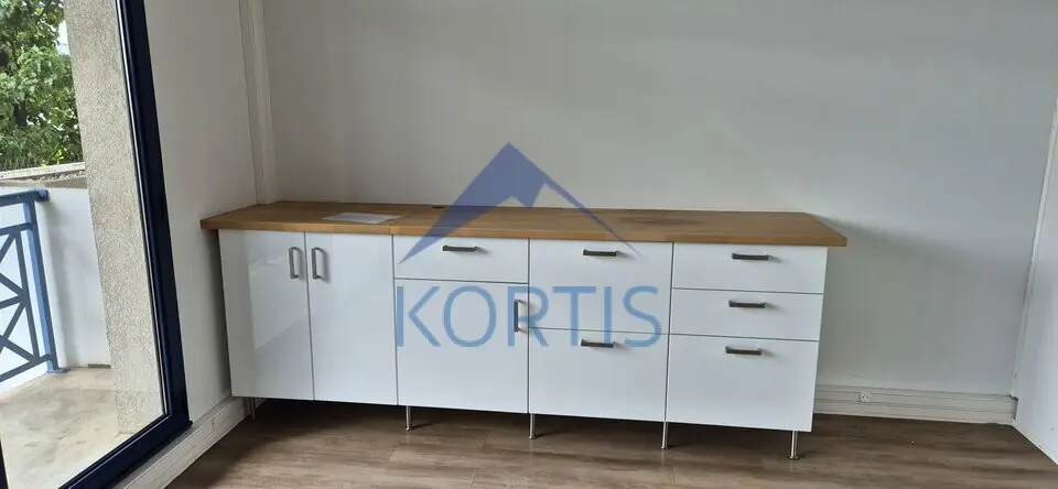 Bureau à louer - Bron (69500) - 284 m² - 2 343 €/mois