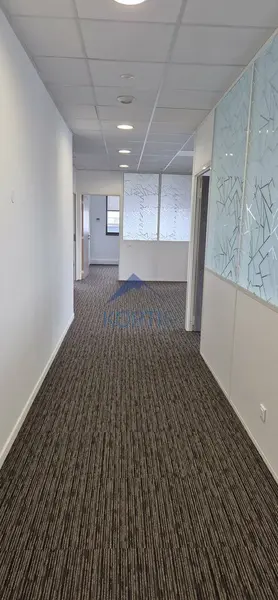 Bureau à louer - Meyzieu (69330) - 127 m² - 1 375 €/mois