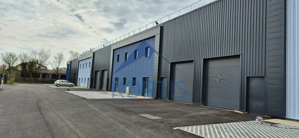 Entrepôt / Activité à vendre - Saint-Rémy (01310) - 1050 m² - 1 370 000 €