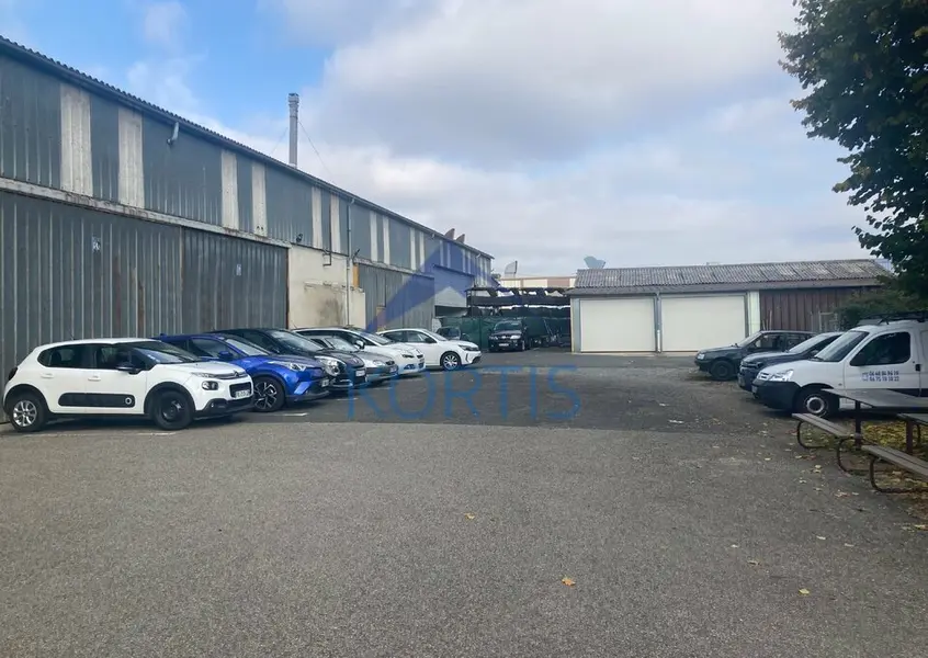 Entrepôt / Activité à vendre - Villefranche-Sur-Saône (69400) - 920 m² - 800 ...