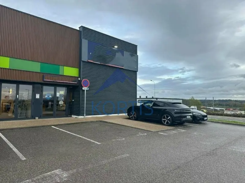 Local Commercial à louer - Anse (69480) - 381 m² - 4 125 €/mois