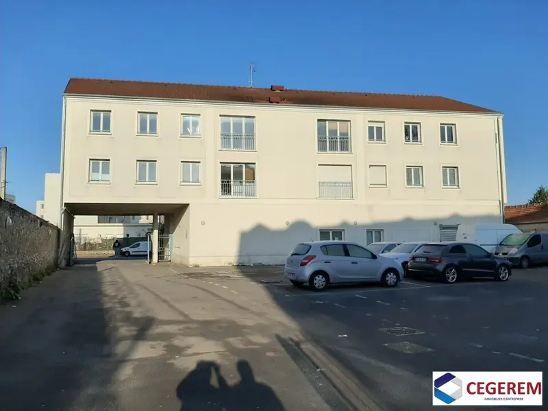 BUREAUX DE 280 m²  A MELUN
