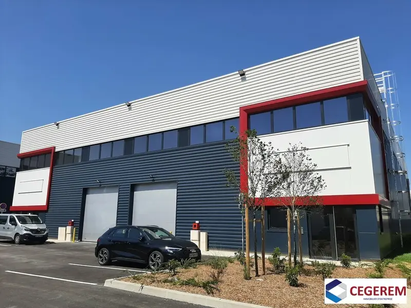 Entrepôt / Activité à louer - Chanteloup-En-Brie (77600) - 484 m² - 4 638 €/mois