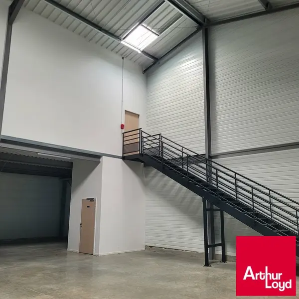 Entrepôt / Activité à louer - Pau (64000) - 328 m² - 2 250 €/mois