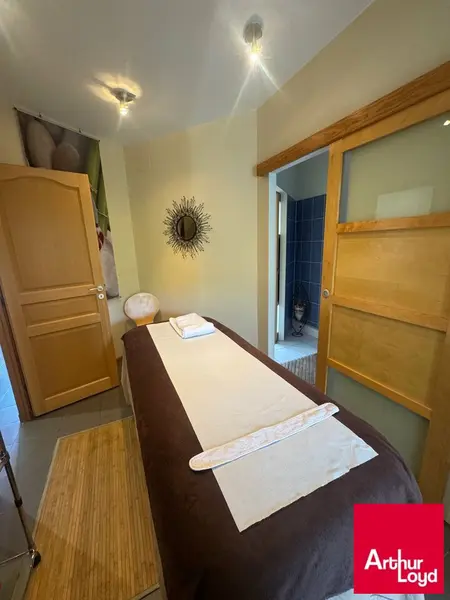 BIARRITZ  A SAISIR FOND DE COMMERCE ESTHETIQUE 