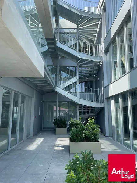 Bureau à louer - Anglet (64600) - 147 m² - 2 388 €/mois