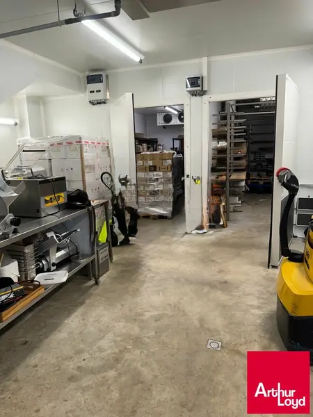 Entrepôt / Activité à louer - Anglet (64600) - 180 m² - 2 000 €/mois