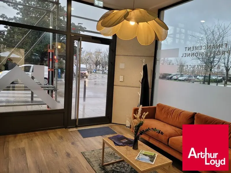 BAYONNE plein centre, local de 90 m² en excellent état