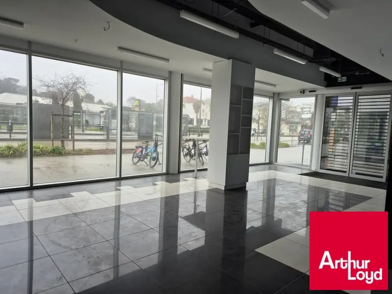 Local Commercial à louer - Anglet (64600) - 318 m² - 7 083 €/mois