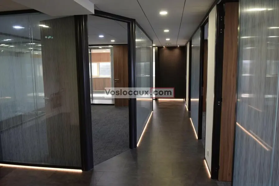 Bureaux de 245 m² à louer  Villeneuve-Loubet