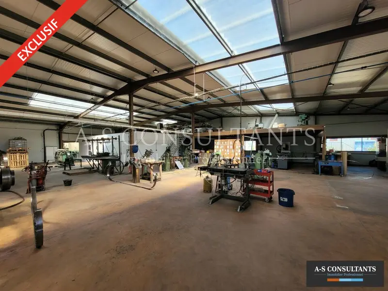 A vendre Locaux d'activité 81m² Arzay