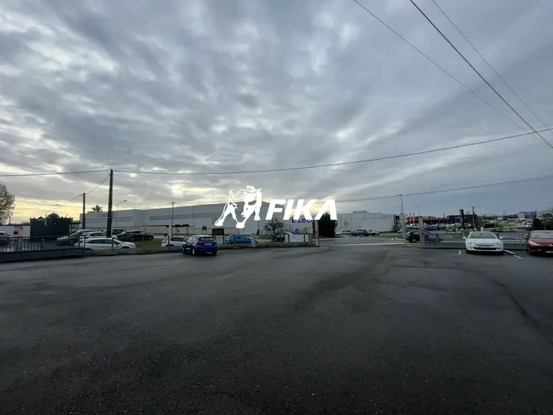 Ensemble commercial 2900 m² à vendre Saint-Martin-la-Caussade 