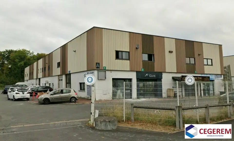 LOCAL D'ACTIVITE MIXTE DE 482 M2 A ROISSY EN BRIE