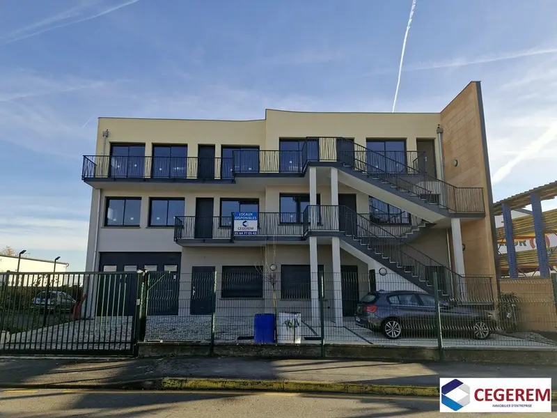 Entrepôt / Activité à vendre - Varennes-Jarcy (91480) - 600 m²