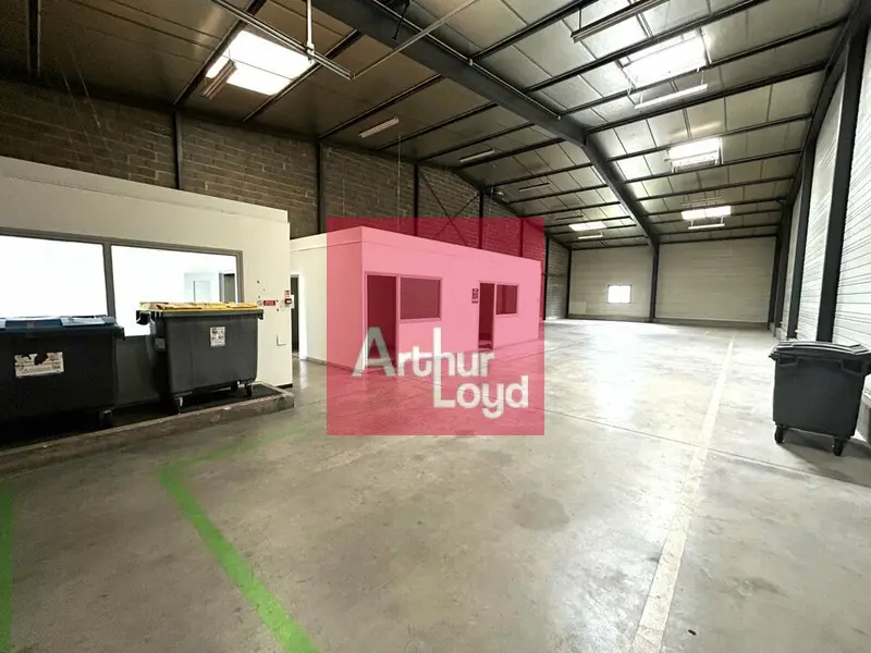 Entrepôt / Activité à louer - Cournon-D'Auvergne (63800) - 350 m² - 2 125 €/mois