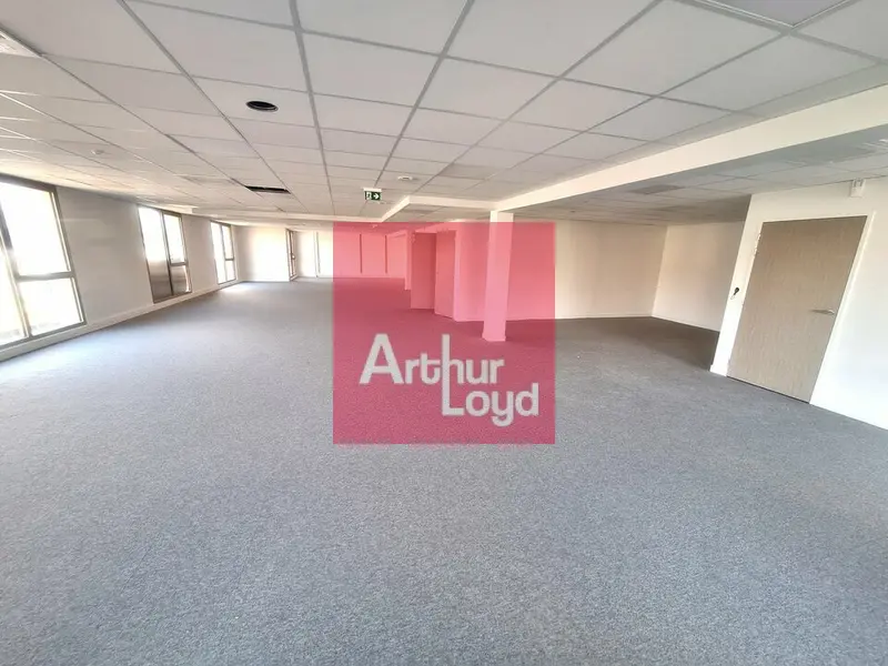 Bureau à louer - Clermont-Ferrand (63000) - 223 m² - 2 880 €/mois