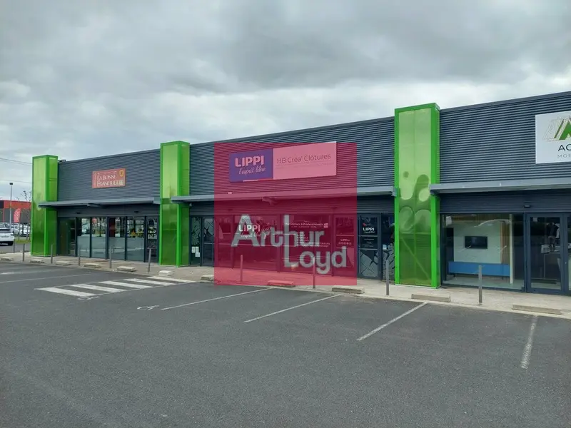 COURNON D'AUVERGNE A LOUER LOCAL COMMERCIAL 461 M²